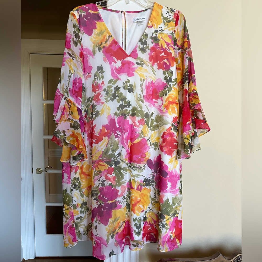 Calvin Klein 3/4 sleeve lined chiffon floral dress